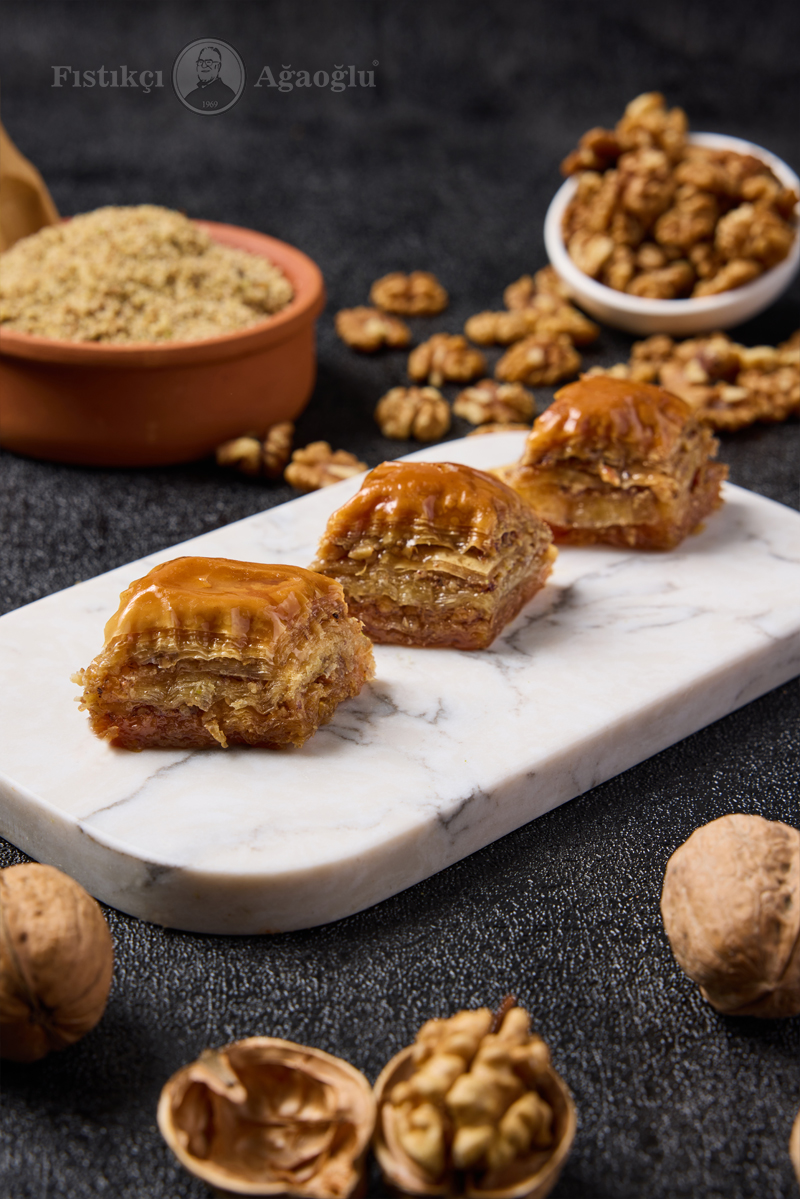 Cevizli Ev Baklavası