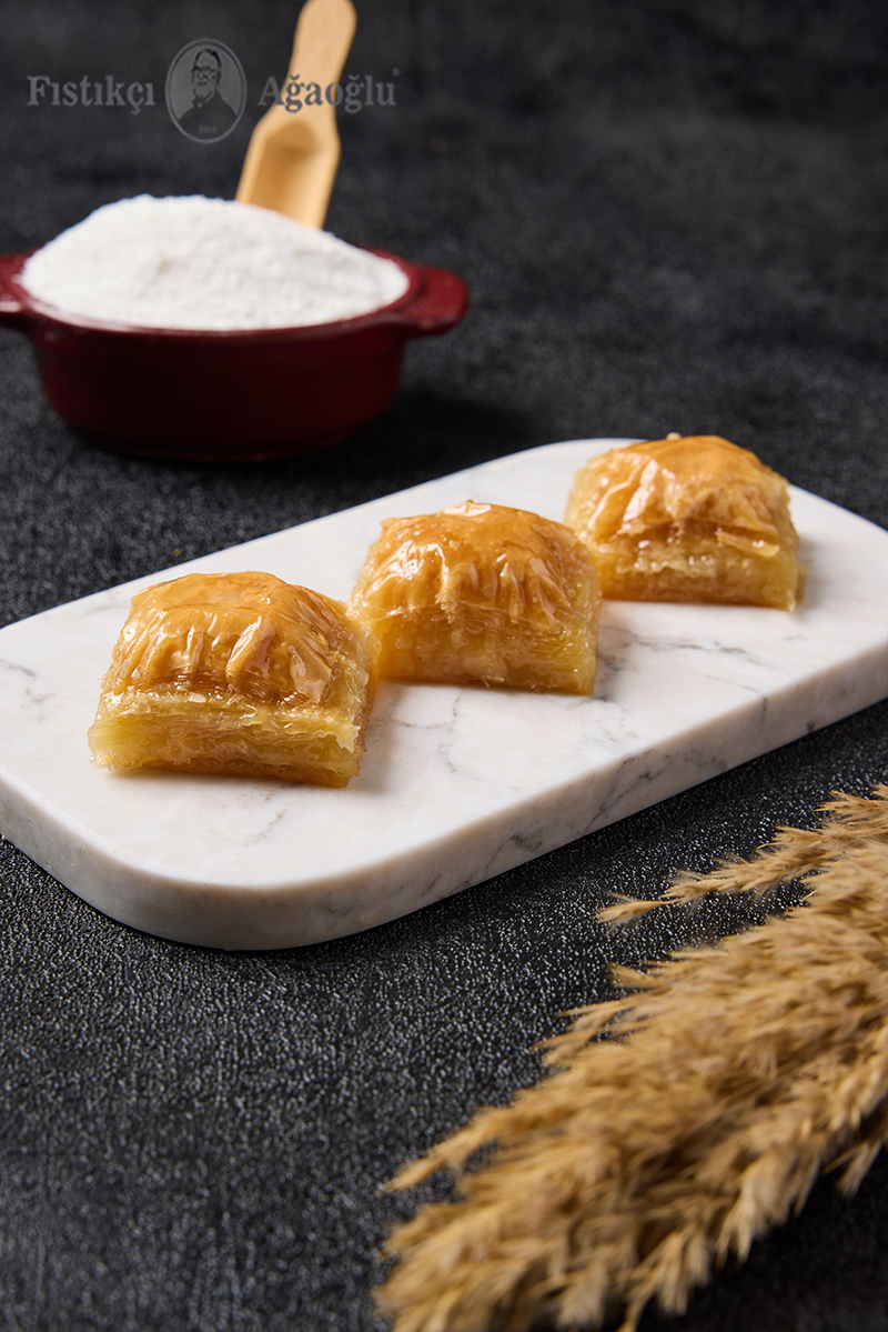 Sade Kaymaklı Baklava